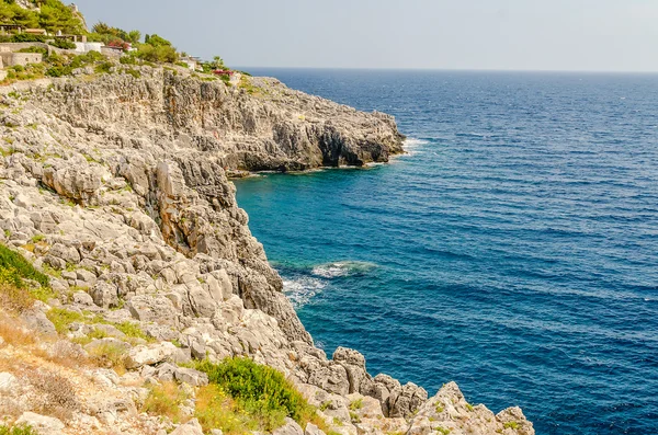 Güzel doğal deniz manzarası, Ciolo Köprüsü,: Salento, Apulia, Ital — Stok fotoğraf