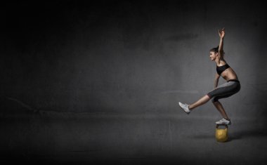 kettlebell üzerinde denge