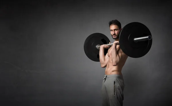 CrossFitter portret tijdens de oefening — Stockfoto