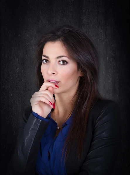 Retrato de close up elegante para um modelo tunisiano — Fotografia de Stock