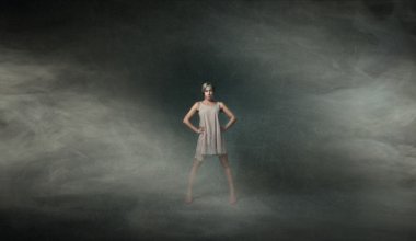 zarif kadın kılığında