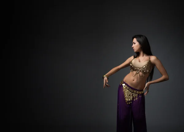 Beautiful woman dancer — Stock Photo, Image