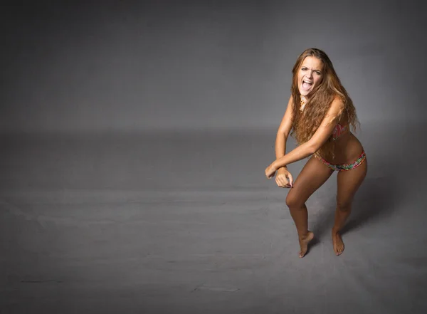 Dança em biquíni — Fotografia de Stock