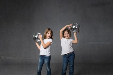 Bebek dans disko topları ile çocuklar için