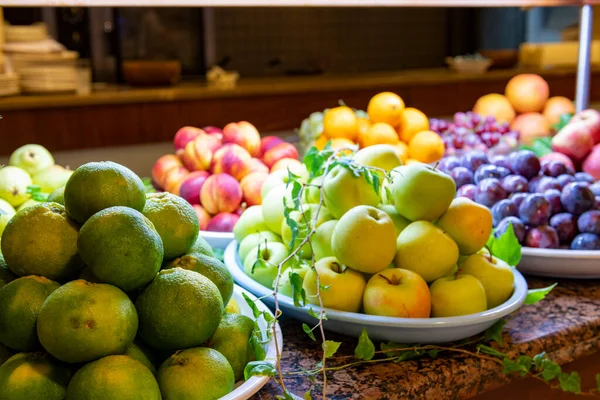 Buffet Ouvert Plein Délicieux Fruits Images De Stock Libres De Droits