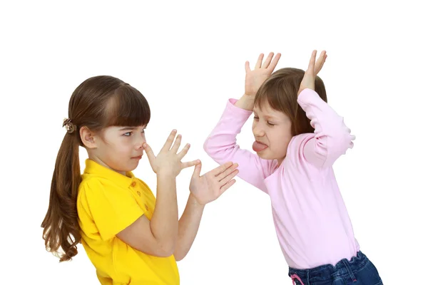 Twee meisjes plagen — Stockfoto