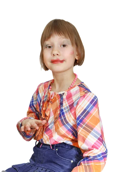 Aranyos lány bemutatja festett körmök — Stock Fotó