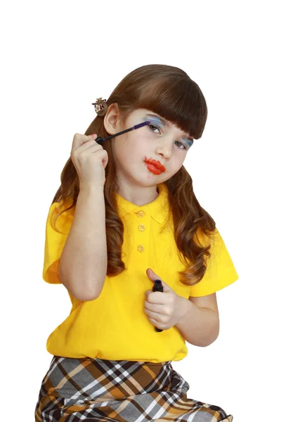Meisje doet make-up — Stockfoto