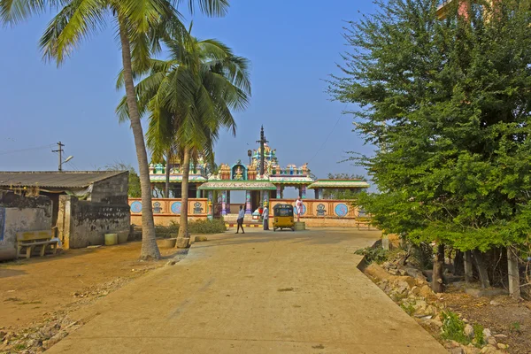 Маленький индуистский храм — стоковое фото