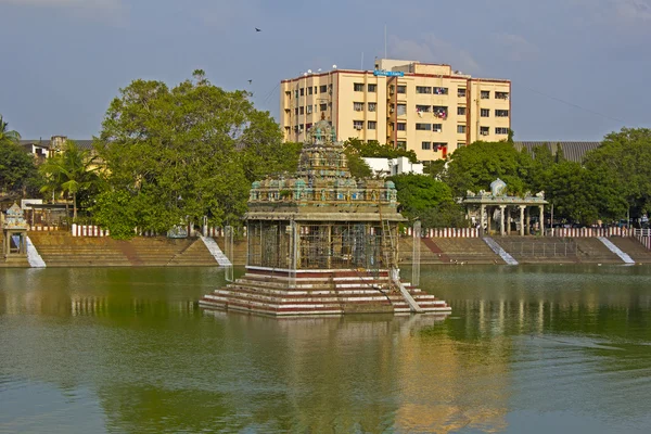 Temple pond — Stock Photo, Image