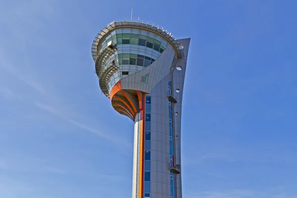 Airport traffic control tower — Stock Photo, Image