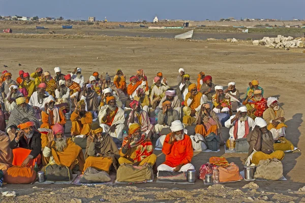 Pasajeros indios en el muelle — Foto de Stock