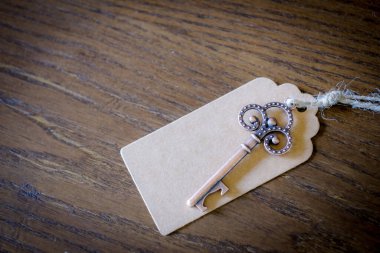 Labaris Khao Yai Lüks Oteli 'ndeki peri masalı bahçesinde yürüyen güzel kız Nakhon Ratchasima, Tayland