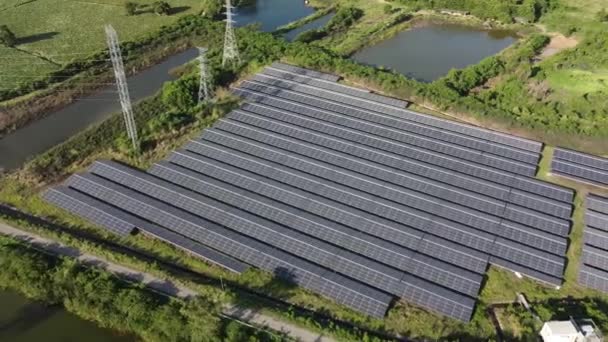 Solar Farm Vista Ojos Pájaro Estación Células Solares Antena Con — Vídeo de stock