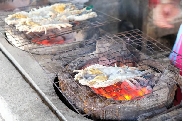 Gegrilde Reuzenriviergarnalen Brand Foto Van Koken Door Het Grillen Van — Stockfoto