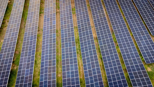 Luftaufnahme Eines Modernen Solarparks Solaranlage Zur Sammlung Grüner Energie Auf — Stockfoto