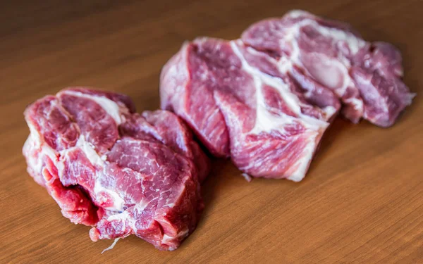 Darabolt Nyers Hús Steak Konyhaasztalon Felülnézetből Grill Elkészítése Nyers Marhahús — Stock Fotó