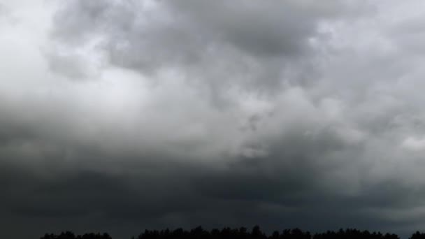 Tijd Verstrijkt Somber Bewolkte Lucht Voor Regen Atmosferische Wolk Aan — Stockvideo