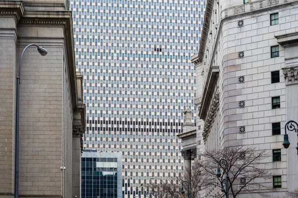 Trió Nagyon Különböző Stílusú Épületek Manhattan New York City — Stock Fotó