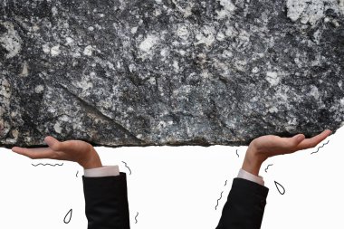 Büyük taş yük itmek için çaba