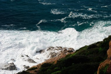 Porto Ferro sahili manzarası