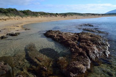 Porto Ferro plajı manzarası