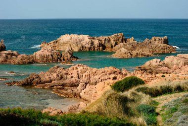 Cala Sarraina sahili manzarası