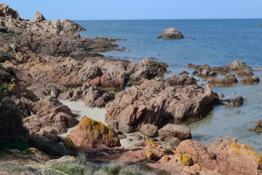 Cala Sarraina sahili manzarası