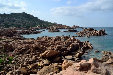 Cala Sarraina sahili manzarası