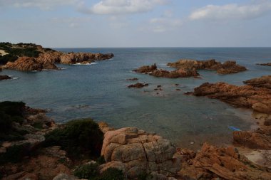 Cala Sarraina sahili manzarası