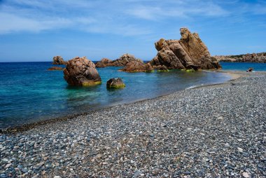 Cala Tinnari plajı manzarası