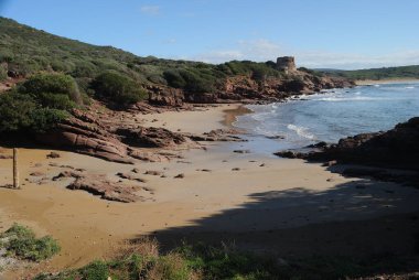 Porto Ferro plajı manzarası