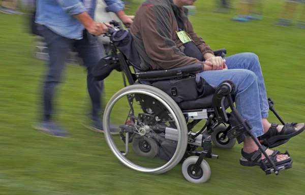 Snelle rolstoel Rechtenvrije Stockfoto's