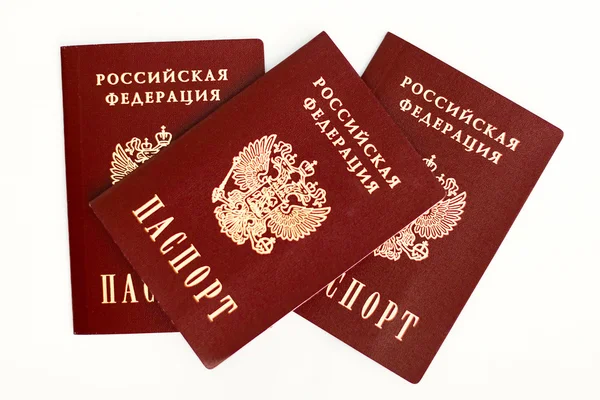 Pasaporte ruso sobre fondo blanco —  Fotos de Stock