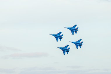 12 Haziran. Rus Şövalyeler Russkie Vityazi uçuş grubunu 12 Haziran 2014 'te kutluyorlar. Grup SU-27 uçuyor..