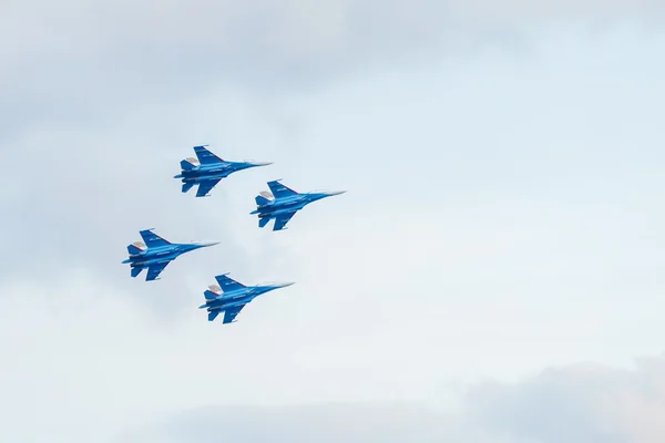 Juni Firar Flyggruppen Russian Knights Russkie Vityazi Den Juni 2014 — Stockfoto