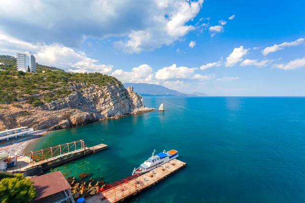 Vista su Parus, Vela, Roccia e spiaggia — Foto Stock