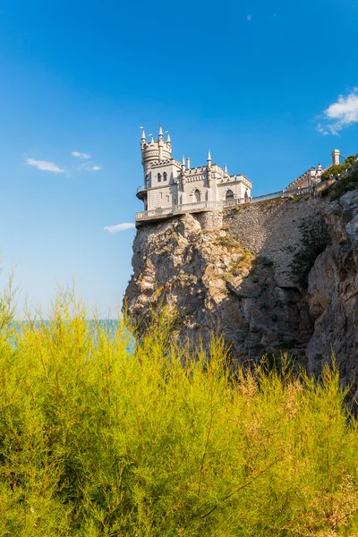 Il ben noto castello Nido di rondine vicino a Yalta — Foto Stock