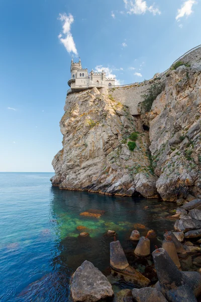 Istana terkenal Swallow 's Nest dekat Yalta — Stok Foto