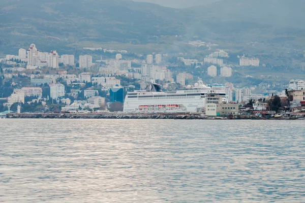 Yalta, Ukrayna - 22 Nisan. msc lirica yalta içinde — Stok fotoğraf