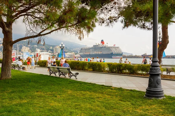 YALTA, UKRAINE -  SEPTEMBER 21, 2012 — Stock Photo, Image