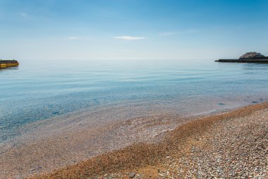 Kırım sahil üzerinde sabah güzel deniz manzarası