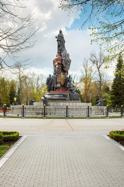 Krasnodar, een monument voor de keizerin Catherine Ii — Stockfoto