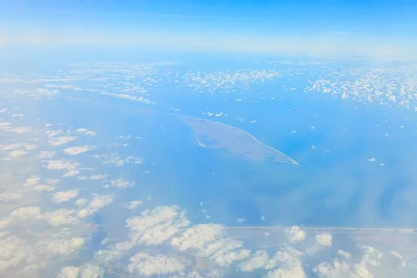 Beautiful view from the aircraft to the clouds — Stock Photo, Image