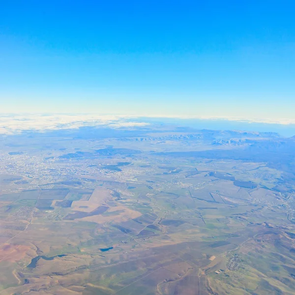 Bela vista da aeronave para as nuvens — Fotografia de Stock