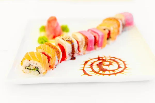 Sushi. The traditional Japanese cuisine — Stock Photo, Image