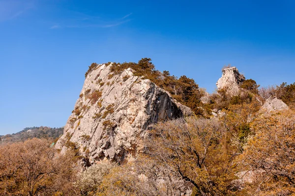 La montaña en el sur de la Crimea — Foto de Stock
