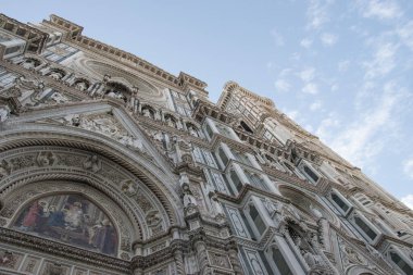 Floransa Duomo 'su Santa Maria del Fiore Katedrali, Floransa' nın ana kilisesidir..