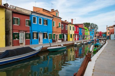 Burano adası, rengarenk evler, Venedik lagünü, İtalya, Avrupa