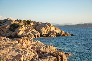 La Maddalena Takımadası, güzel kıyı şeridi, La Maddalena Takımadası Ulusal Parkı, Sardunya, İtalya